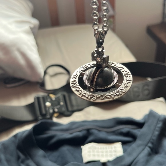 Vivienne westwood necklace - Picture 2 of 4